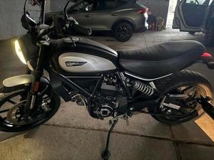 DUCATI SCRAMBLER ICON BLACK NIGHTSHIFT