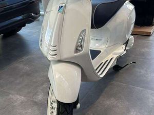 VESPA SPRINT 150 ABS - NEUWERTIG, NIE GEFAHREN!