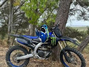 YAMAHA - YZF 250 EDICIÓN MONSTER 2022