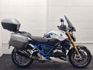 BMW R1200R SPORT ABS ** FULL BMW LUGGAGE - AKRAPOVIC EXHAUST - 12 MONTHS MOT **