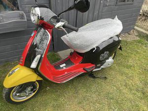 VESPA MICKEY MOUSE GDAŃSK CHELM Z DZIELNICĄ GDAŃSK POLUDNIE