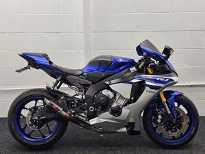 YAMAHA YZF-R1 ABS ** RACEFIT EXHAUST - 12 MONTHS MOT - ALL KEYS AND BOOKS **