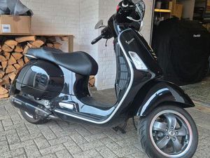 VESPA GTS 250 IN TRAUMHAFTEN ZUSTAND