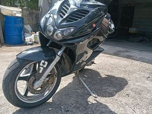 YAMAHA AEROX BEM TRABALHADA SANTA MARINHA E SÃO PEDRO DA AFURADA