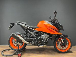 KTM 990 DUKE ORANGE 2024 + TECHPACK + REMUS