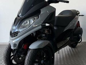PIAGGIO MP3 300 HPE SPORT . GEPFLEGT .
