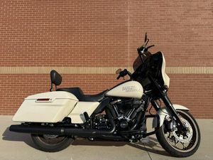 2023 HARLEY-DAVIDSON® STREET GLIDE® ST WHITE SAND PEARL