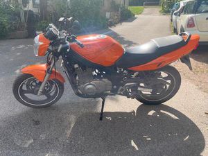 SUZUKI GS 500