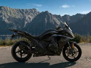 BMW R 1300 RS 'TRIPLE BLACK' + 4 PAKETE