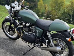 TRIUMPH THRUXTON 900 VERGASER, TOP ZUSTAND, WENIG KM