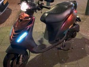 ZIP 2022 IGET BROMFIETS - PERFECTE STAAT! — SCOOTERS | YAMAHA — MARKTPLAATS