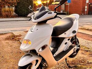 MALAGUTI FIREFOX F15 50 CCM -HERSTELLER MALAGUTI -ITALIENISCH