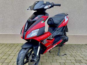 APRILIA SR 50 CC, SCOOTERS / MOPEDS
