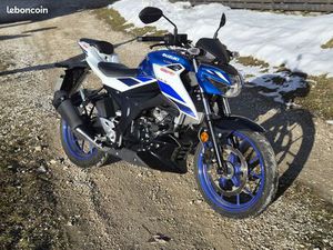 SUZUKI GSX-S 125 - 2024 - 3 885KM - SOUS GARANTIE SEPTEMBRE 2029. PREMIÈRE MAIN