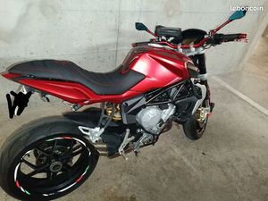 MV AGUSTA BRUTAL 800