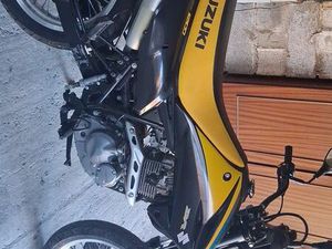 SUZUKI 125 DR