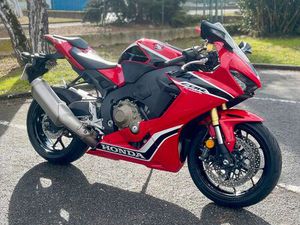HONDA CBR1000RR 25TH ANNIVERSARY ABS 1ER MAIN - SUIVI COMPLET - GARANTIE 1 AN