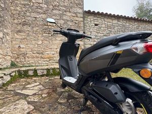 AV PEUGEOT KISBEE GT