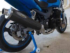 KAWASAKI ZR7 ■1999 ■AUCUN FRAIS À PRÉVOIR ■CARTE GRISE À JOUR ■CT OK VIERGE ■ACCESSOIRES : ■BULLE NOIR ■PHARE ROND LED ■CLIGNOTANT DYNAMIQUE ■SELLE CONFORT NEUV