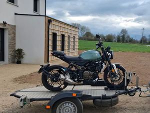 VOGE 300 AC EN SUPERBE ÉTAT