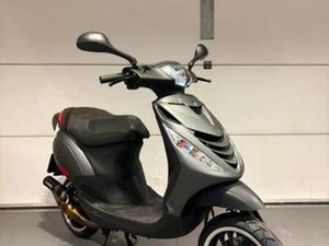 PIAGGIO ZIP 2T BROM — SCOOTERS | PIAGGIO — MARKTPLAATS