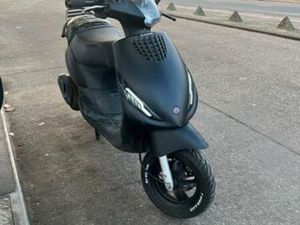 PIAGGIO ZIP 4-TAKT 50CC — SCOOTERS | PIAGGIO — MARKTPLAATS