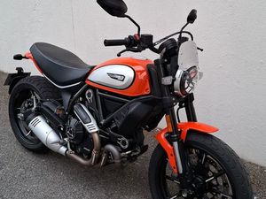 DUCATI SCRAMBLER 800 ICON