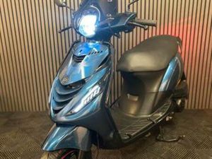 PIAGGIO ZIP 4T 3V BROM 2022 FULL OPTION DIAMOND BLUE — SCOOTERS | PIAGGIO — MARKTPLAATS