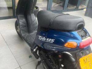 TYPHOON 172CC OP DUITSE PAPIEREN — SCOOTERS | PIAGGIO — MARKTPLAATS