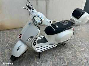 SCOOTER VESPA 125 GTS