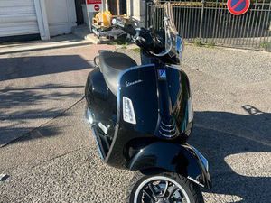 ? VESPA GTS 300 ABS – 2023 – EXCELLENT ÉTAT