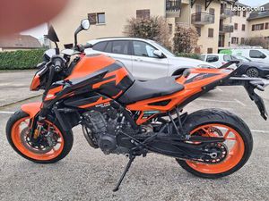 KTM 890 DUKE