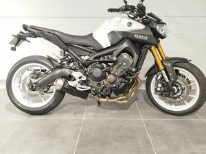 YAMAHA MT 09