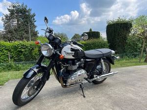 TRIUMPH BONNEVILLE T100