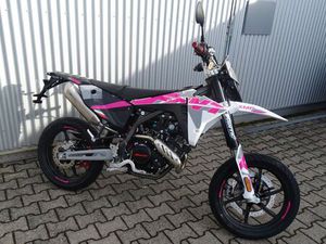 FANTIC XMF 125 PERFORMANCE - ABS PINK EDITION