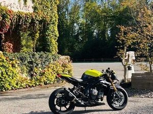 TRIUMPH SPEED TRIPLE 1200 RX