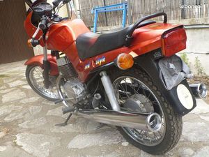 PARFAITE POUR COLLECTIONNEUR : JAWA 640 RED STYLE