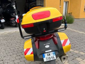 MOTO POUR CONVOI EXCEPTIONNEL