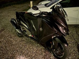 KYMCO AK 550