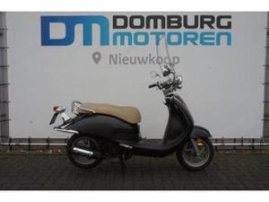 SYM CELLO 50 BROM 4T TAKT ZEER NETJES MET GARANTIE — SCOOTERS | SYM — MARKTPLAATS