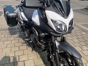 SUZUKI V-STROM 650 MIT TOURING-AUSSTATTUNG