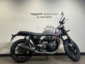 TRIUMPH SPEED TWIN 900