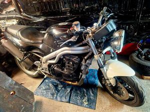 TRIUMPH SPEEDTRIPLE 955I ZUR ERSATZTEILGEWINNUNG BASTLER