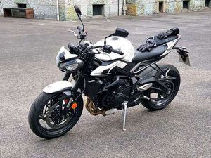 TRIUMPH STREET TRIPLE 765