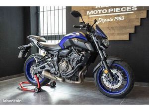 SUPERBE YAMAHA MT07-A2