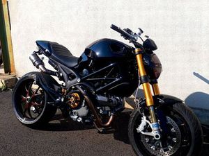 DUCATI MONSTER 1100S
