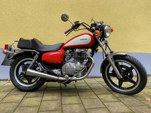SCHNÄPPCHEN: MOTORRAD HONDA CM 400 T, TÜV, REIFEN NEU, CHOPPER