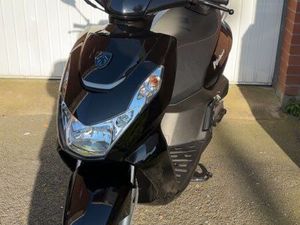 SCOOTER KISBEE BLACK ÉDITION 50C