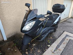 SATELIS 125 BLACK ÉDITION