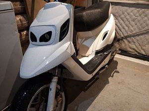 VEND OU ÉCHANGE YAMAHA BW'S 2004